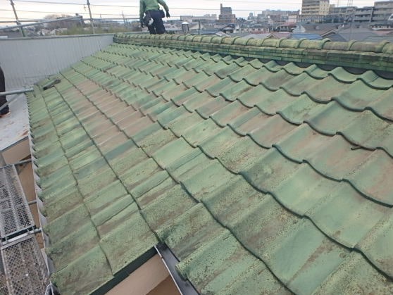 豊田市　屋根工事　屋根葺き替え工事の工程　瓦屋根からガルバリウム鋼板に (1)-min