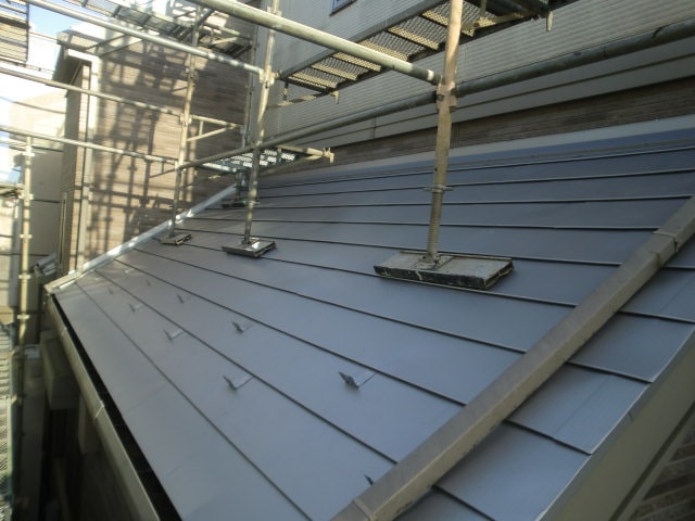 みよし市　屋根工事　屋根重ね葺き工事(屋根カバー工法)　ガルバリウム鋼板 (3)-min